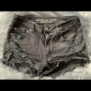 American Eagle distressed short
